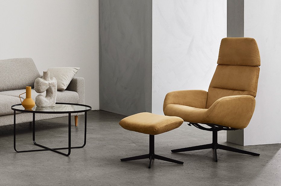 Ergo-challanger-mustard-yellow-lifestyle